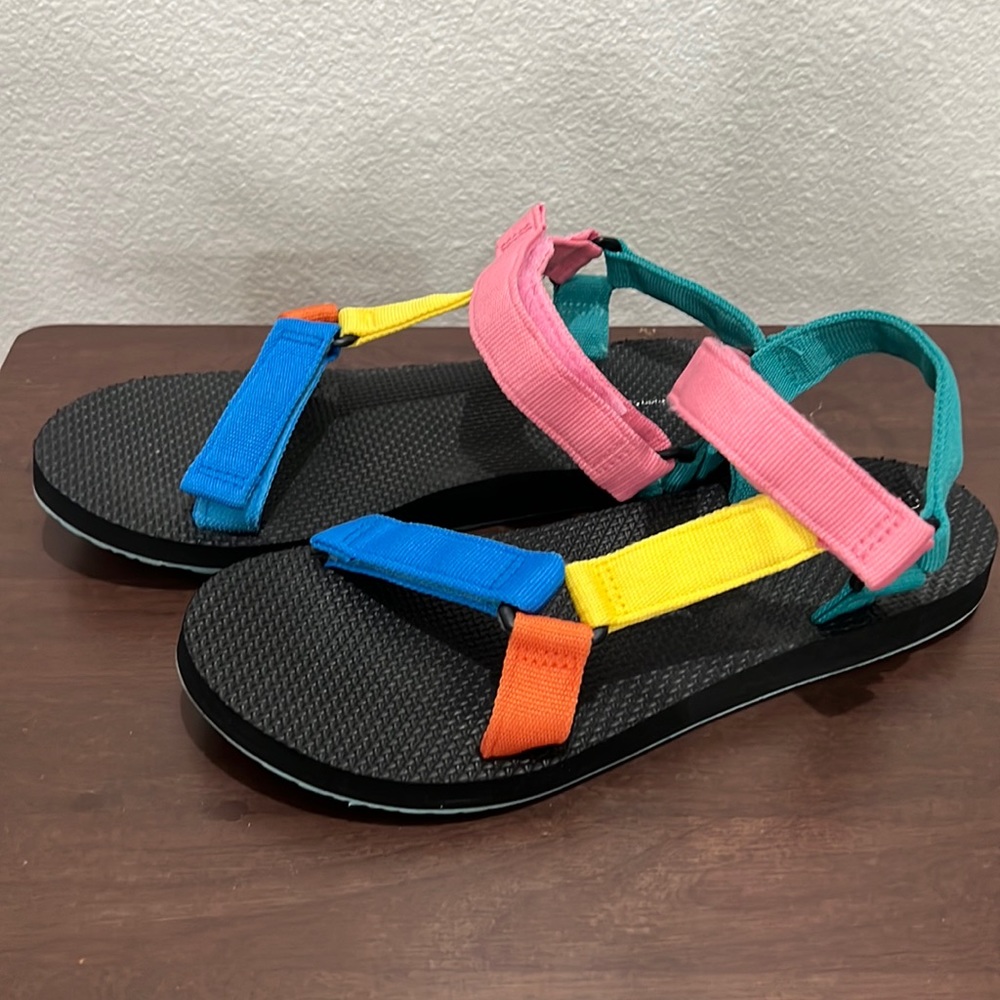 Time & Tru multi color ankle strap sandal